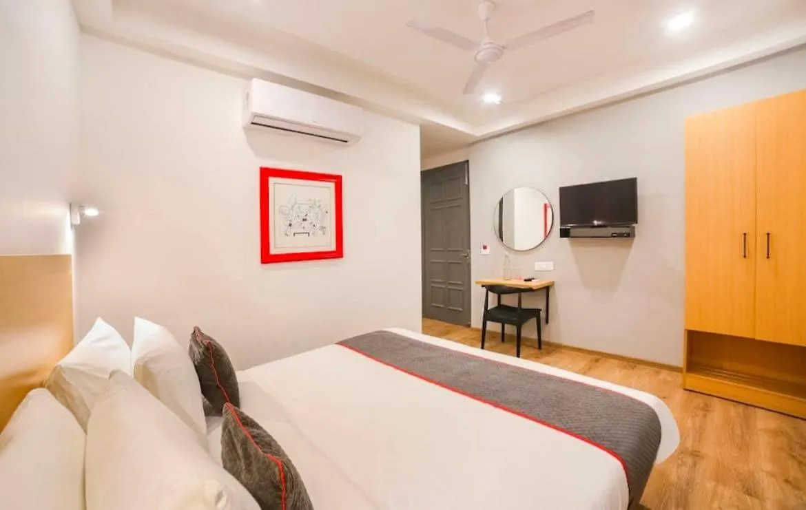 Collection O Kailash Enclave Delhi  India