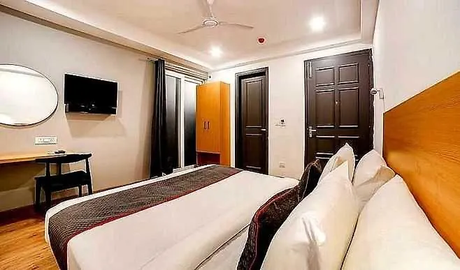 Collection O Kailash Enclave Delhi  India