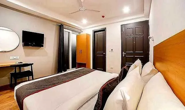 Collection O Kailash Enclave Delhi  Hotel